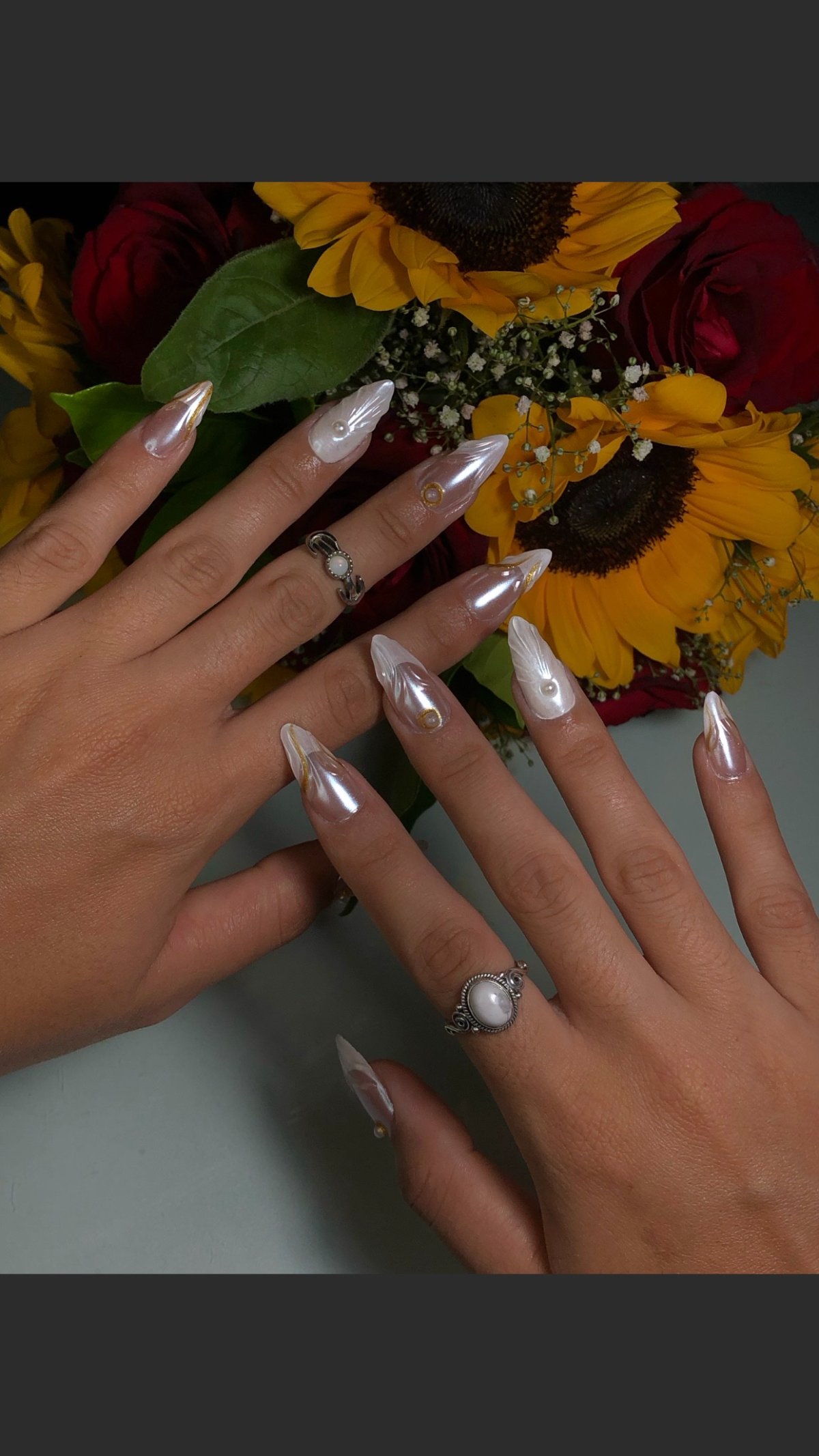 Unhas Peroladas com Flores